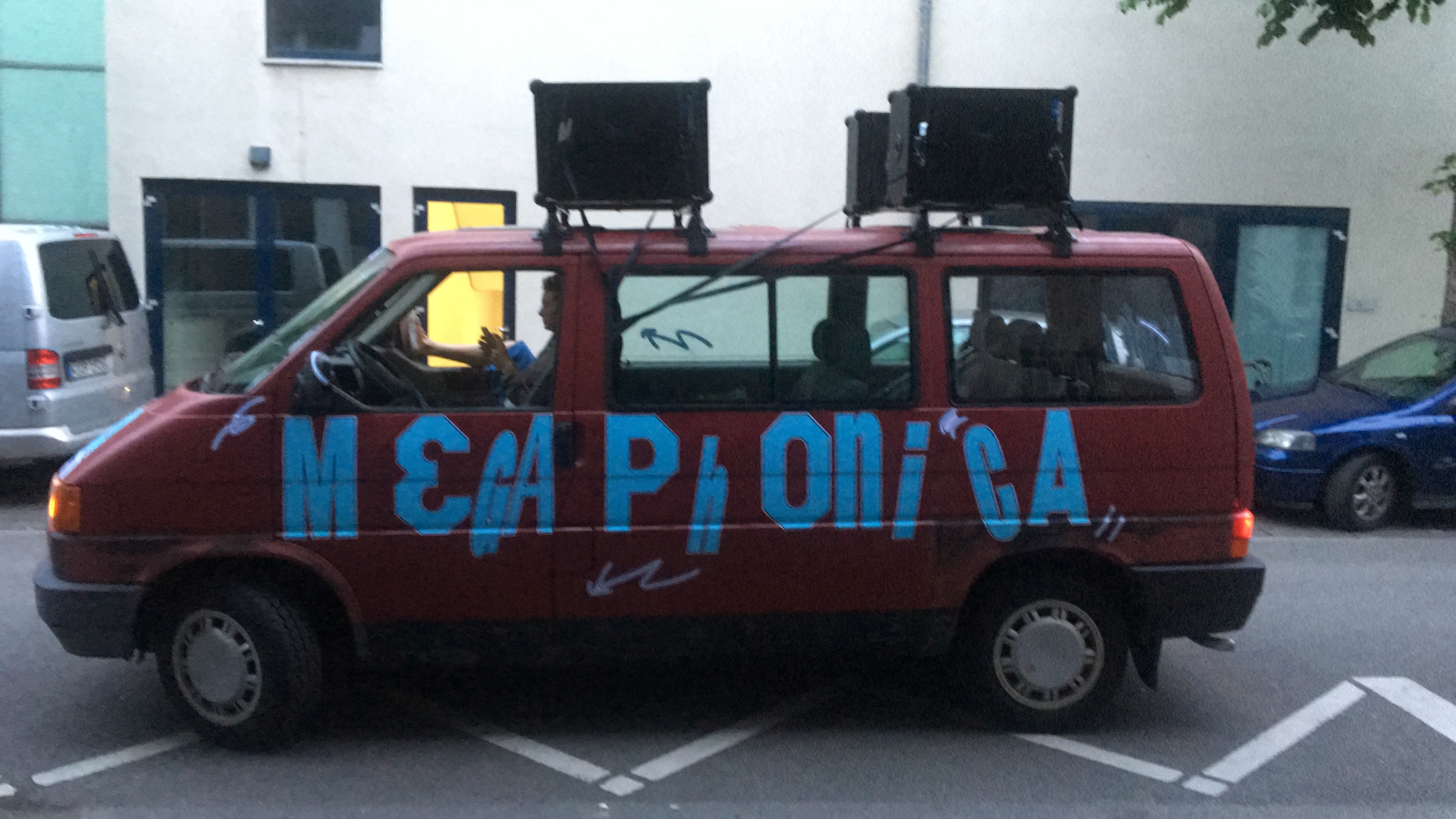 MEGAPHONICA | Bus | mythen der moderne | Wuppertal