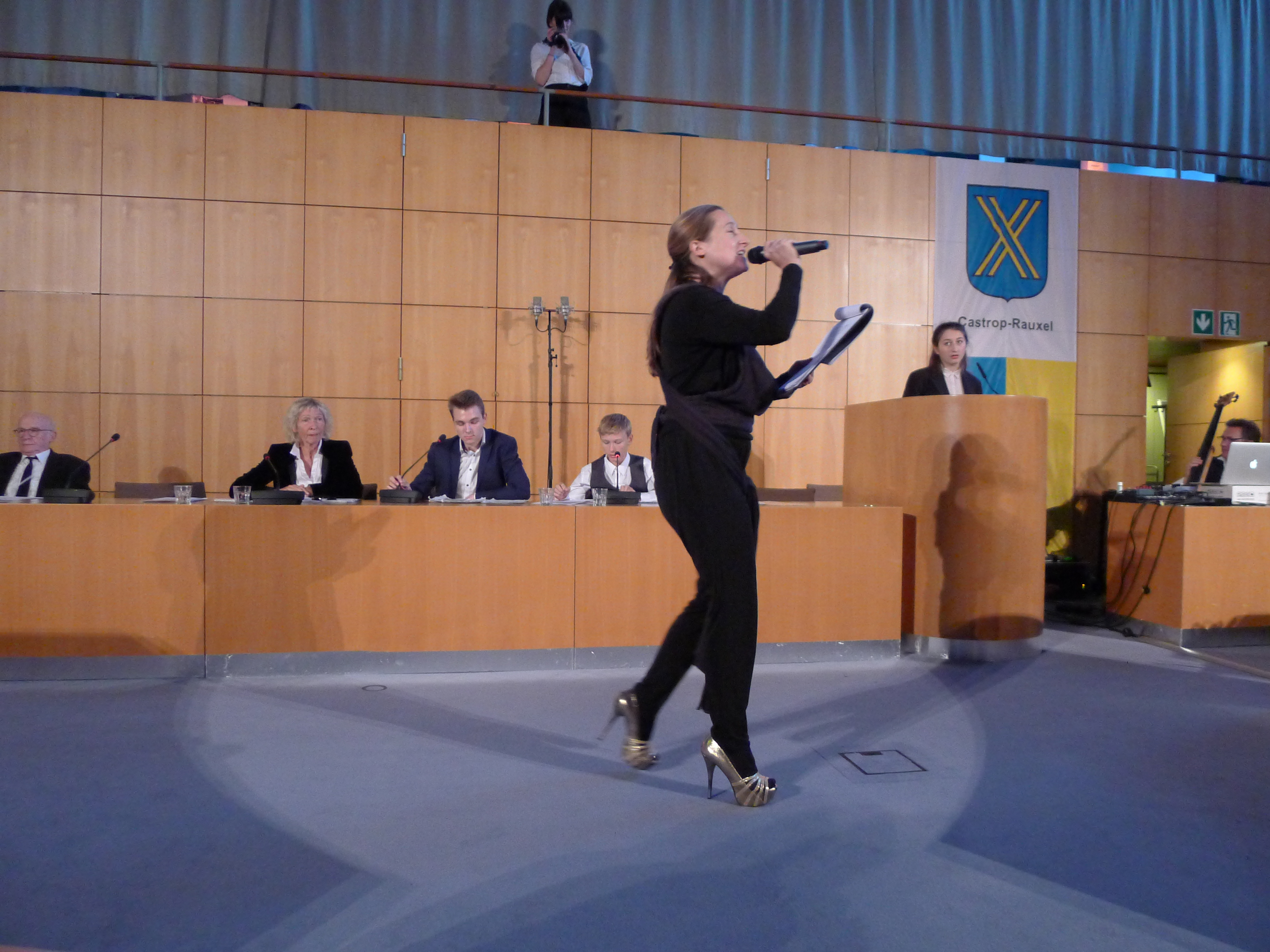 mythen der moderne | stimme der stadt | castrop rauxel | ratsaal | performance