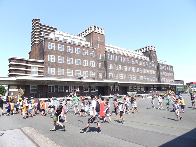 mythen der moderne | prozession der moderne | bauhaus